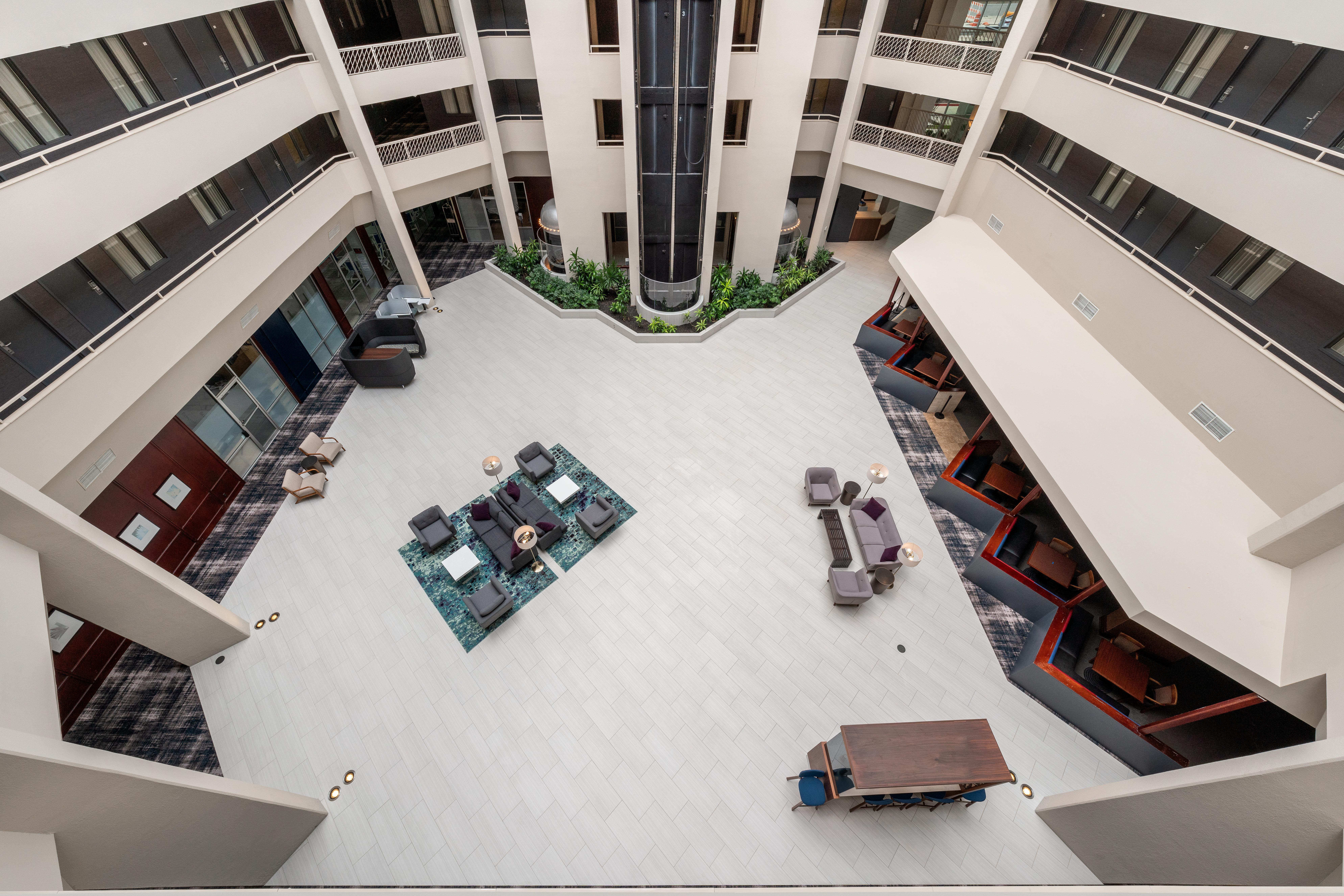คราวน์ พลาซา สวีท อาร์ลิงตัน Hotel ภายนอก รูปภาพ
